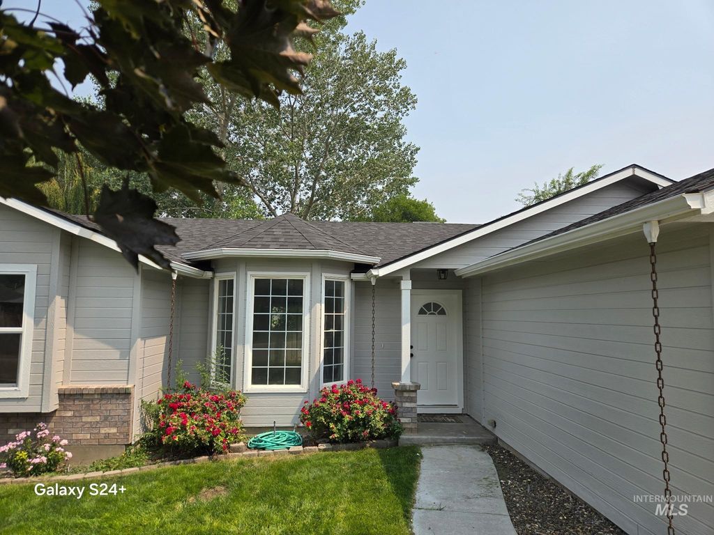 2204 S Ivy Street, Nampa, ID 83686 photo 3