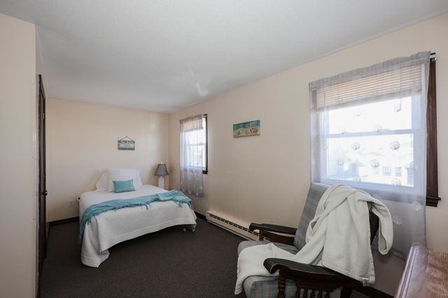 8 Nashua Street, Seabrook, NH 03874