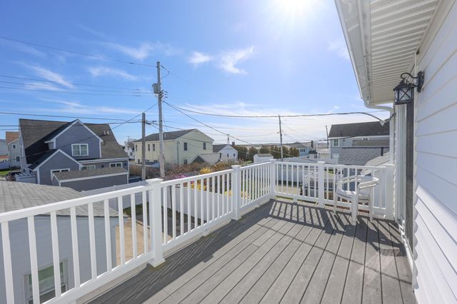 8 Nashua Street, Seabrook, NH 03874