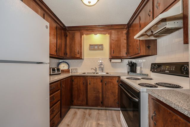 8 Nashua Street, Seabrook, NH 03874