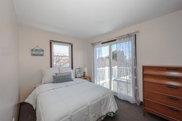8 Nashua Street, Seabrook, NH 03874