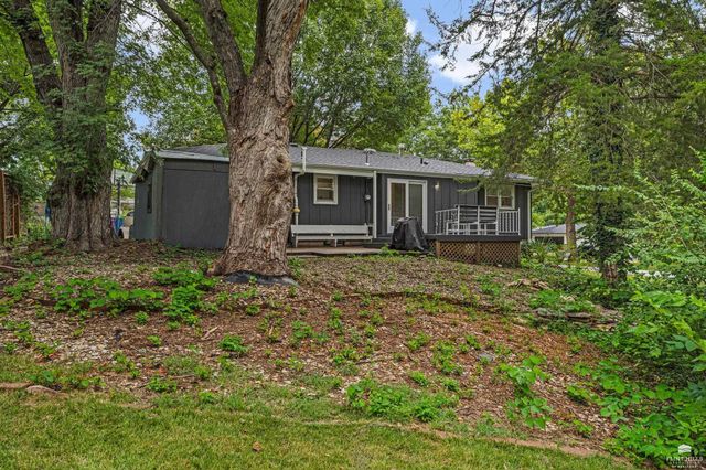 3213 Highland Circle, Manhattan, KS 66503