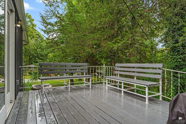 3213 Highland Circle, Manhattan, KS 66503