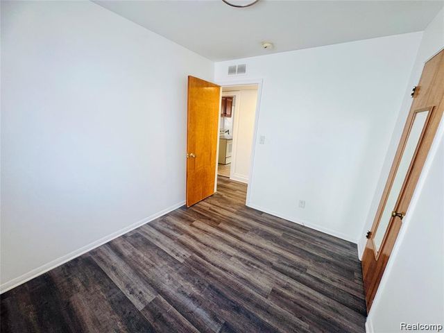 21410 Panama Street, Warren, MI 48091