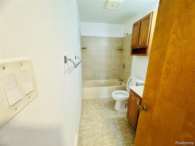 21410 Panama Street, Warren, MI 48091