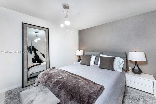 1000 Brickell Plz 4005, Miami, FL 33131