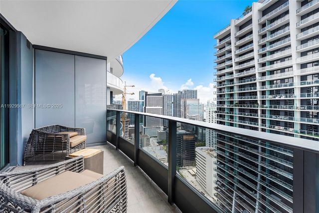 1000 Brickell Plz 4005, Miami, FL 33131