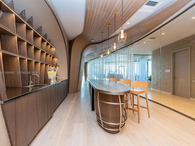 1000 Brickell Plz 4005, Miami, FL 33131