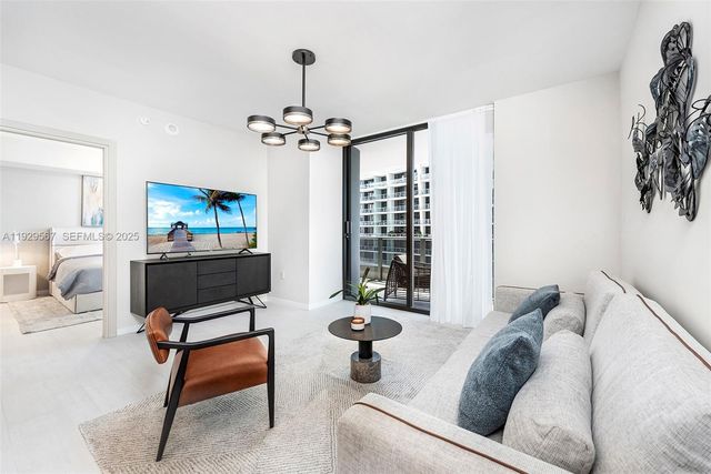 1000 Brickell Plz 4005, Miami, FL 33131