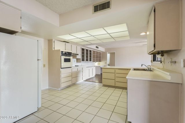 20407 N SKYLARK Drive, Sun City West, AZ 85375