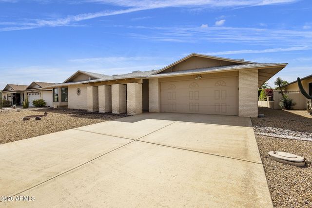 20407 N SKYLARK Drive, Sun City West, AZ 85375