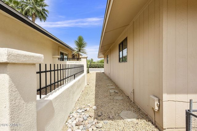 20407 N SKYLARK Drive, Sun City West, AZ 85375