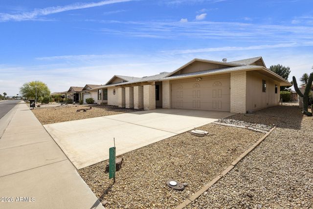 20407 N SKYLARK Drive, Sun City West, AZ 85375