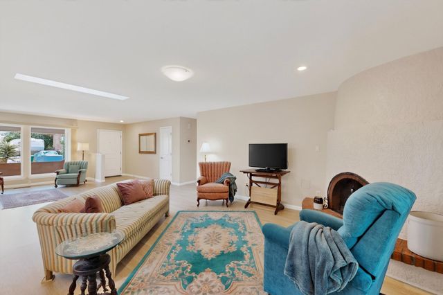 10009 Trevino Loop NW, Albuquerque, NM 87114