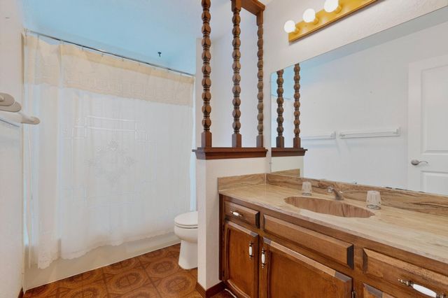 10009 Trevino Loop NW, Albuquerque, NM 87114
