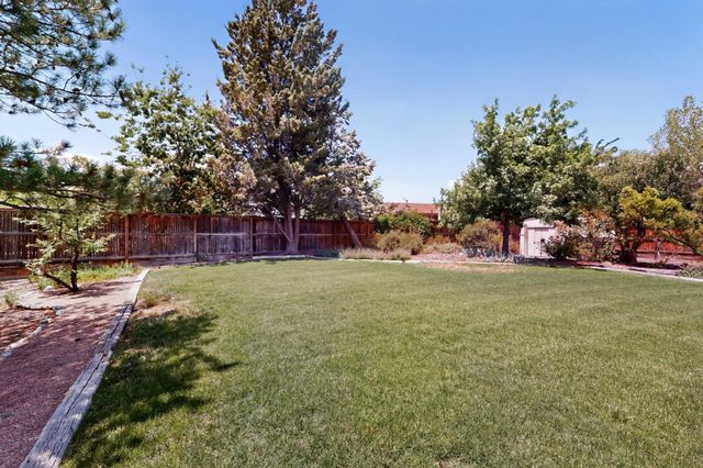 10009 Trevino Loop NW, Albuquerque, NM 87114