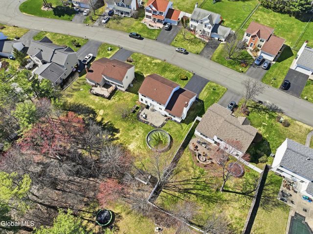 24 Squire Road, Colonie, NY 12304