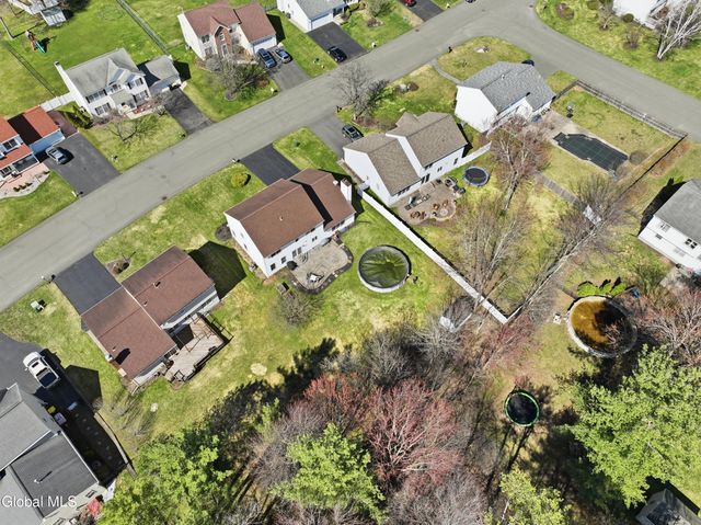 24 Squire Road, Colonie, NY 12304