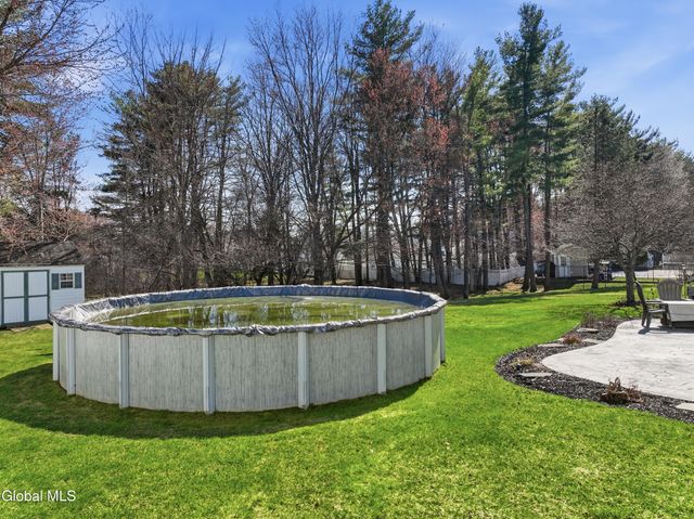 24 Squire Road, Colonie, NY 12304