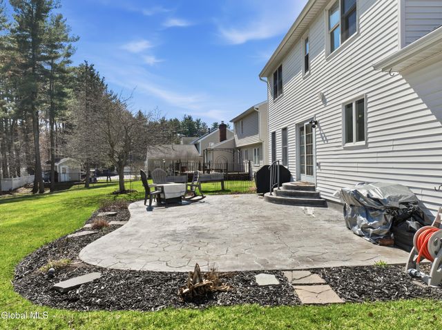 24 Squire Road, Colonie, NY 12304