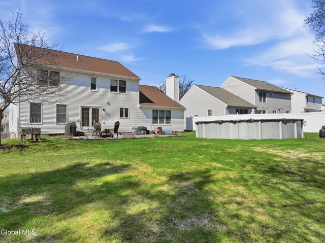 24 Squire Road, Colonie, NY 12304