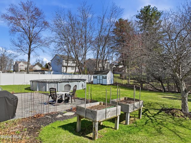 24 Squire Road, Colonie, NY 12304