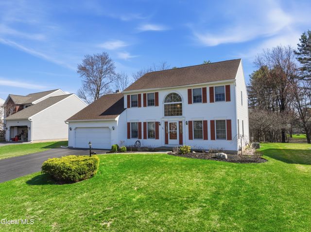 24 Squire Road, Colonie, NY 12304