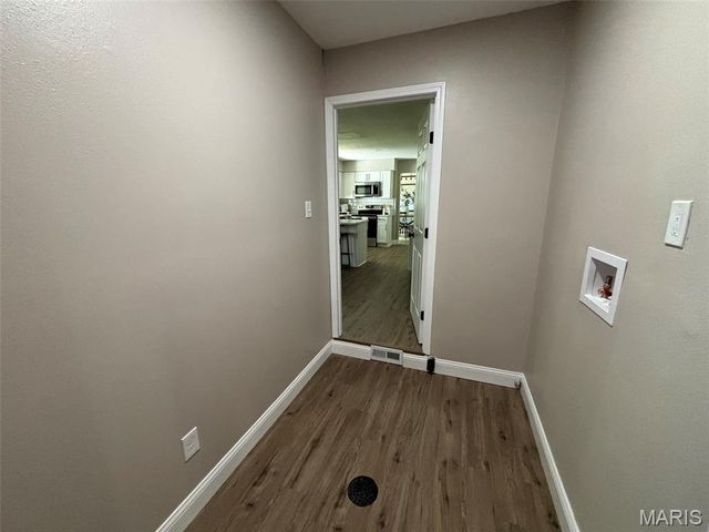 3938 Hirondelle Lane, Florissant, MO 63034