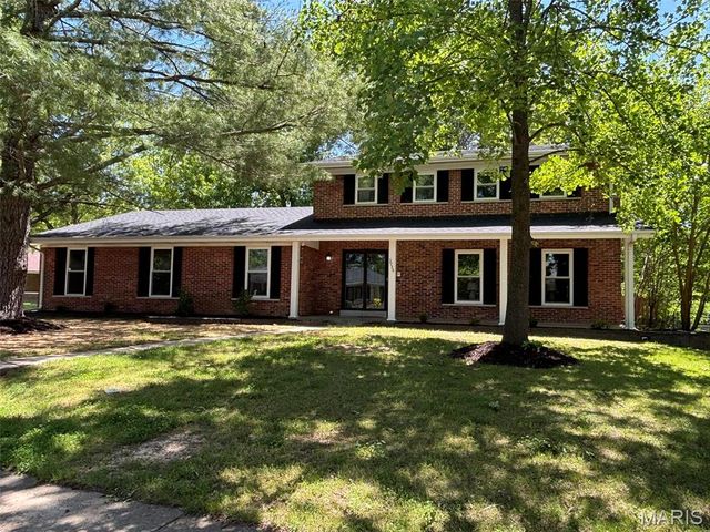 3938 Hirondelle Lane, Florissant, MO 63034