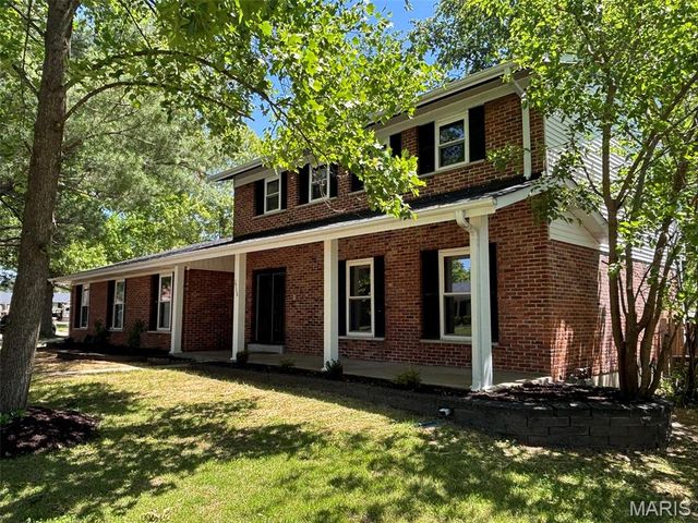 3938 Hirondelle Lane, Florissant, MO 63034