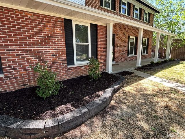 3938 Hirondelle Lane, Florissant, MO 63034