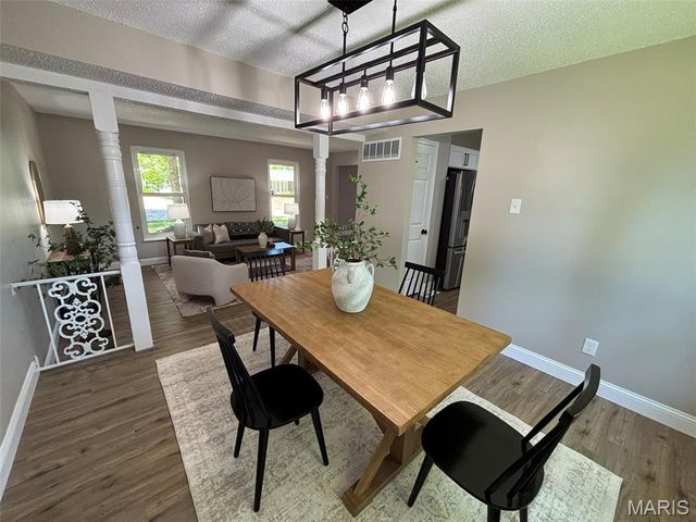 3938 Hirondelle Lane, Florissant, MO 63034