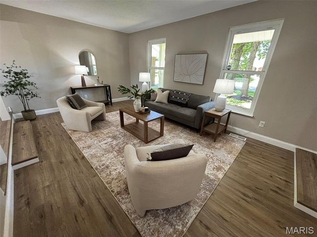 3938 Hirondelle Lane, Florissant, MO 63034