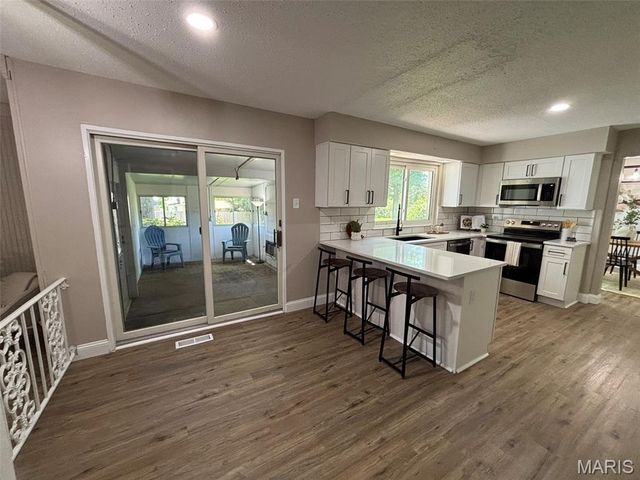 3938 Hirondelle Lane, Florissant, MO 63034