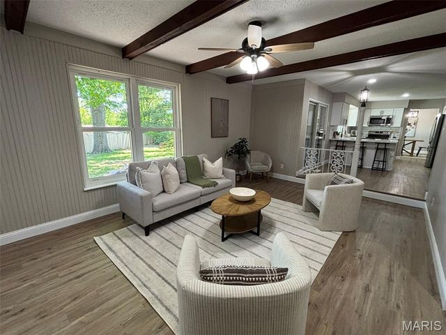 3938 Hirondelle Lane, Florissant, MO 63034