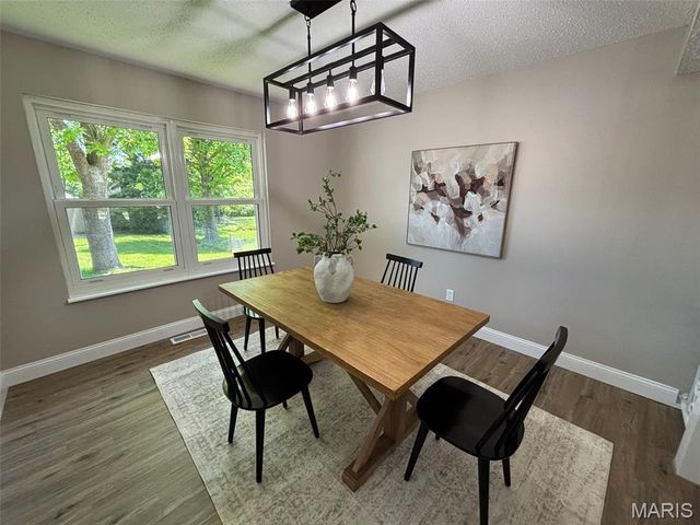 3938 Hirondelle Lane, Florissant, MO 63034