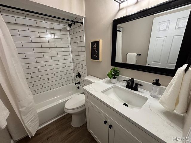 3938 Hirondelle Lane, Florissant, MO 63034