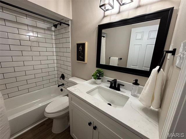 3938 Hirondelle Lane, Florissant, MO 63034
