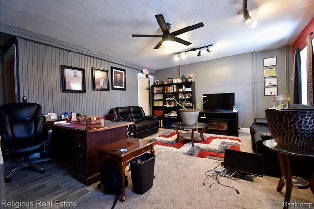 5646 Lawton Street, Detroit, MI 48208