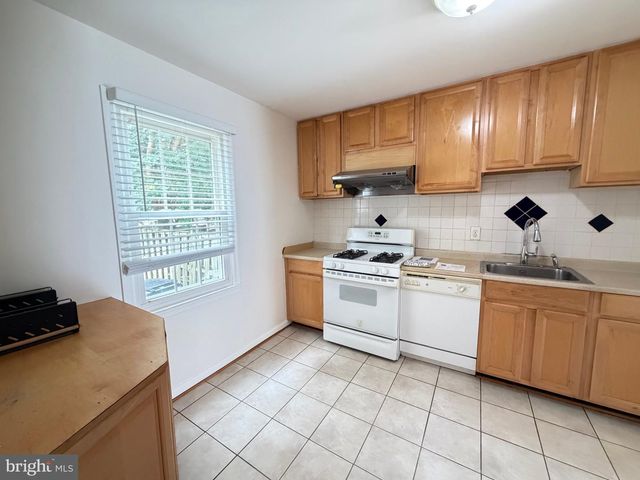 5055 TIBBITT LN, Burke, VA 22015
