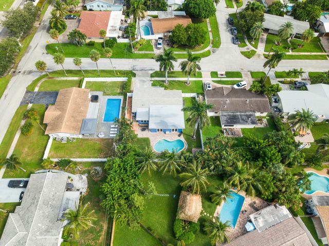 2210 NE 51ST Street, Lighthouse Point, FL 33064