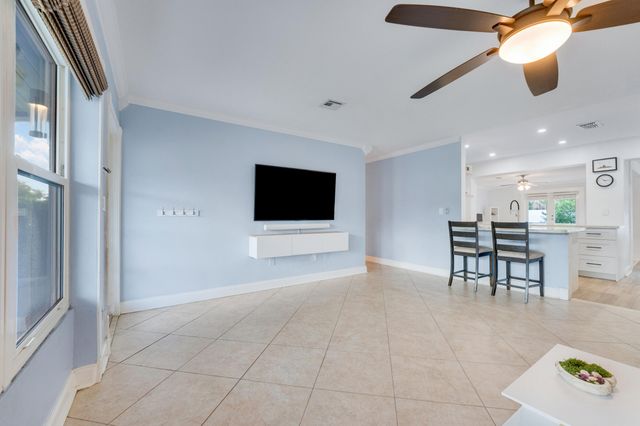 2210 NE 51ST Street, Lighthouse Point, FL 33064