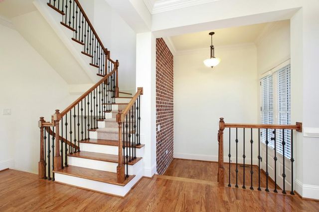 2010 Heathermere Way, Roswell, GA 30075