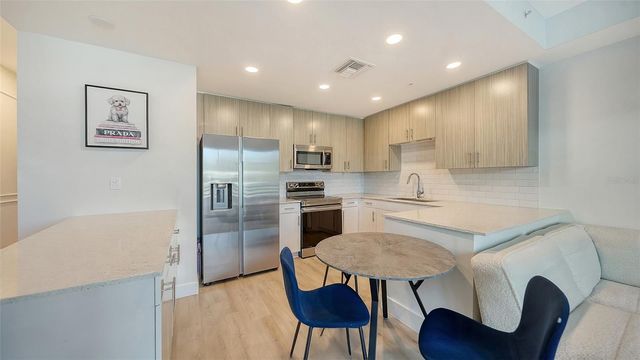 1709 N TAMIAMI TRAIL 223, Sarasota, FL 34234