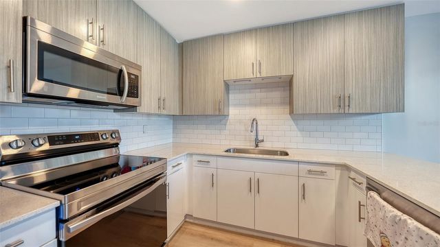 1709 N TAMIAMI TRAIL 223, Sarasota, FL 34234