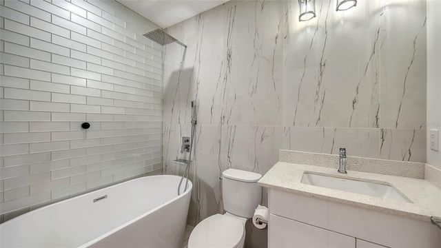 1709 N TAMIAMI TRAIL 223, Sarasota, FL 34234