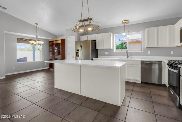 3204 W Vuelta De Los Mineros, Tucson, AZ 85745