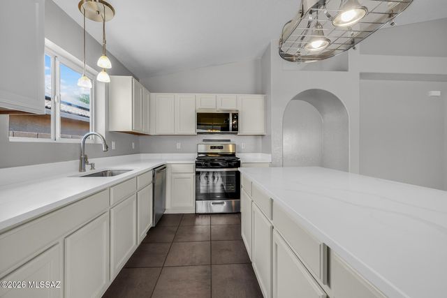 3204 W Vuelta De Los Mineros, Tucson, AZ 85745