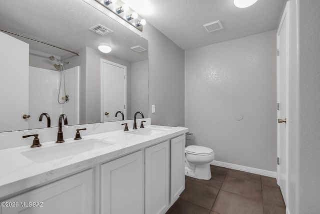 3204 W Vuelta De Los Mineros, Tucson, AZ 85745