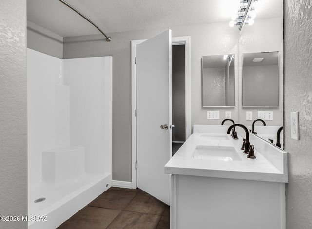 3204 W Vuelta De Los Mineros, Tucson, AZ 85745